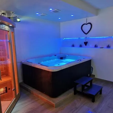 Le Reve Spa/sauna Ecran Cinema Centre Apartment